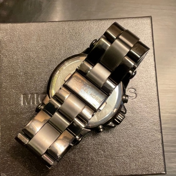 Michael Kors chunky black chrome watch - Picture 3 of 5